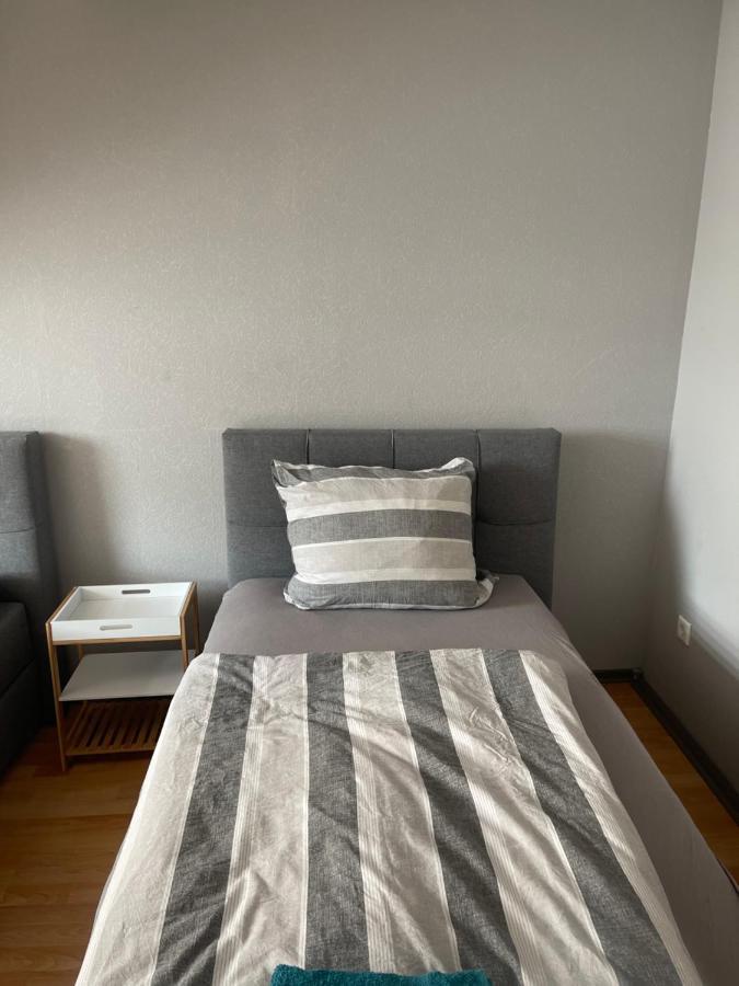 Apartment Gross 4 Zimmer Essen Exteriör bild
